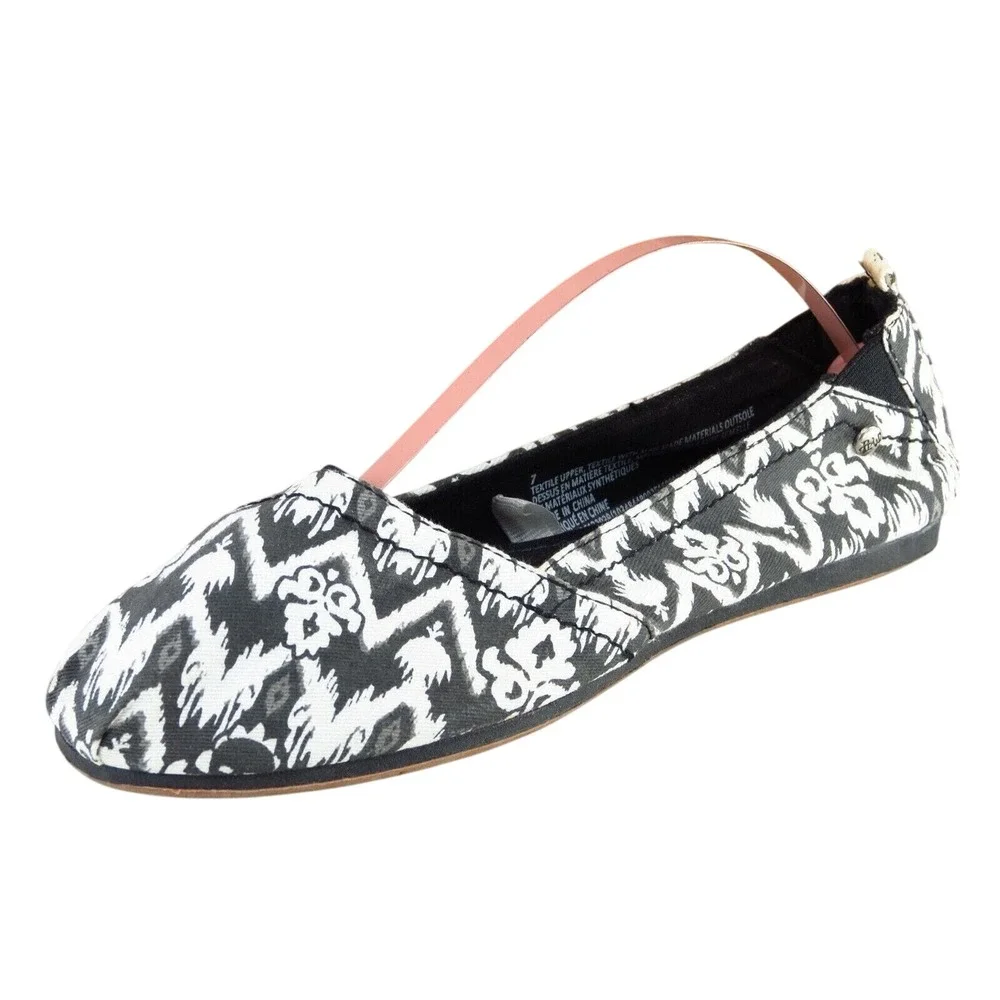 Mad Love Women's Size 7 M Black‎ White Patterned Fabric Ballet Flat Shoes